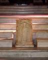 pict.A1 - The well-curb inserted in the stairs leading to the main altar